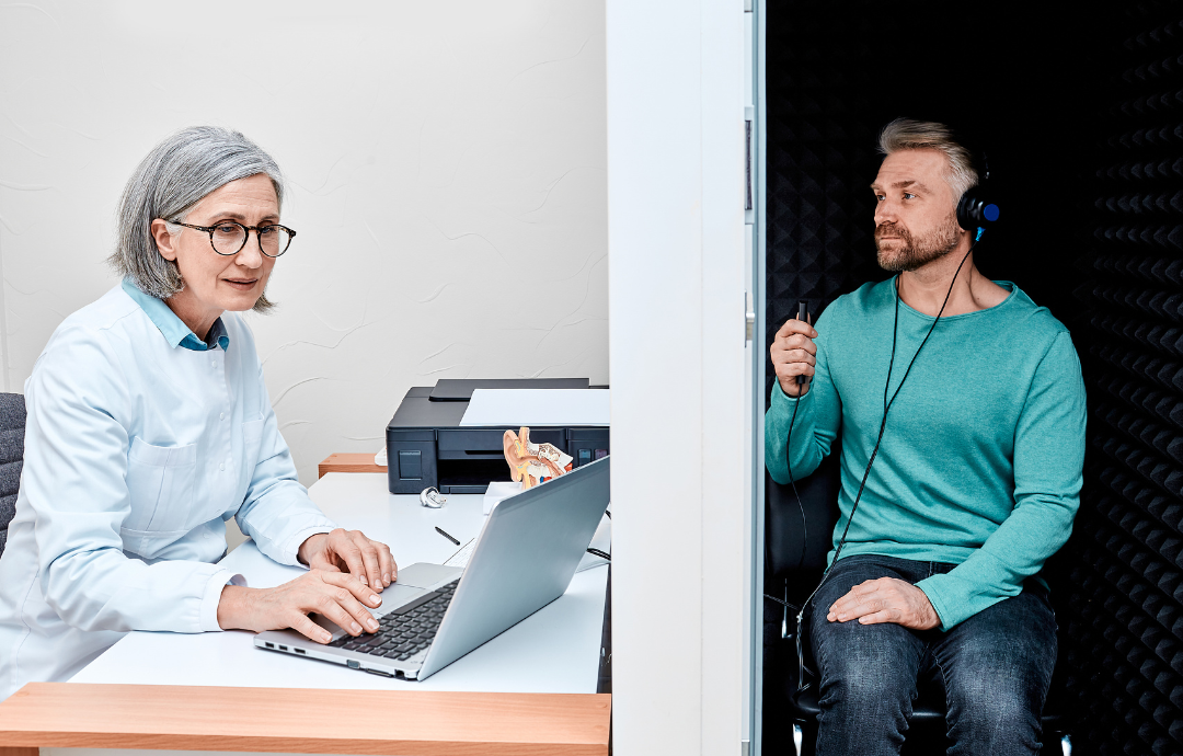 Hijau dan Emas Modern Menyambut Bulan Suci Ramadhan Instagram Post (2)